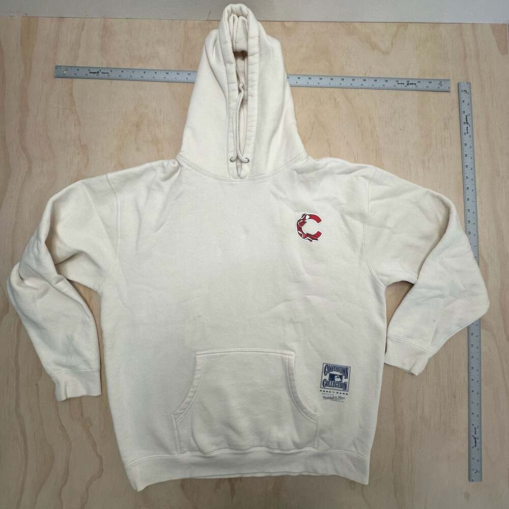 Mitchell & Ness Cooperstown Collection Cleveland Indians Cream Hoodie Size XL